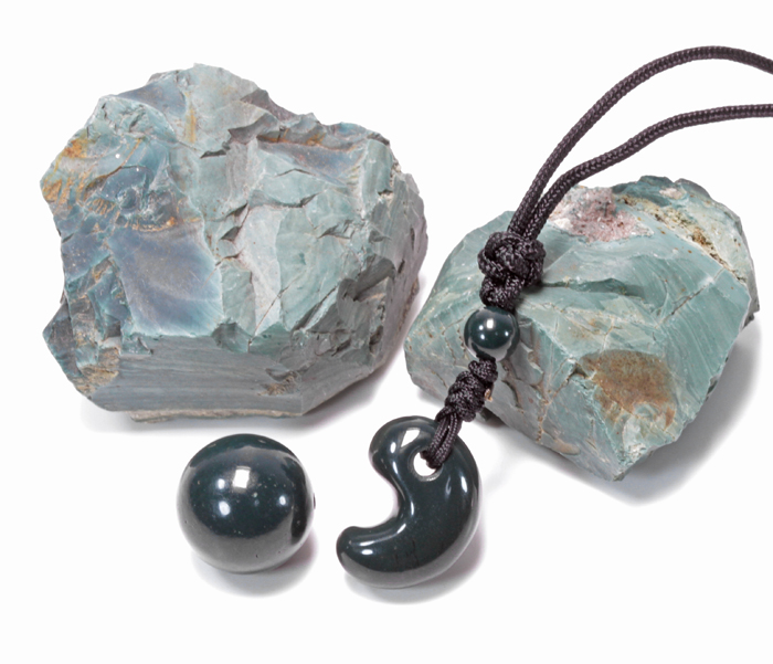 出雲瑪瑙碧玉飛龍勾玉宝石鑑別書付き 出雲石 勾玉＆アクセサリー