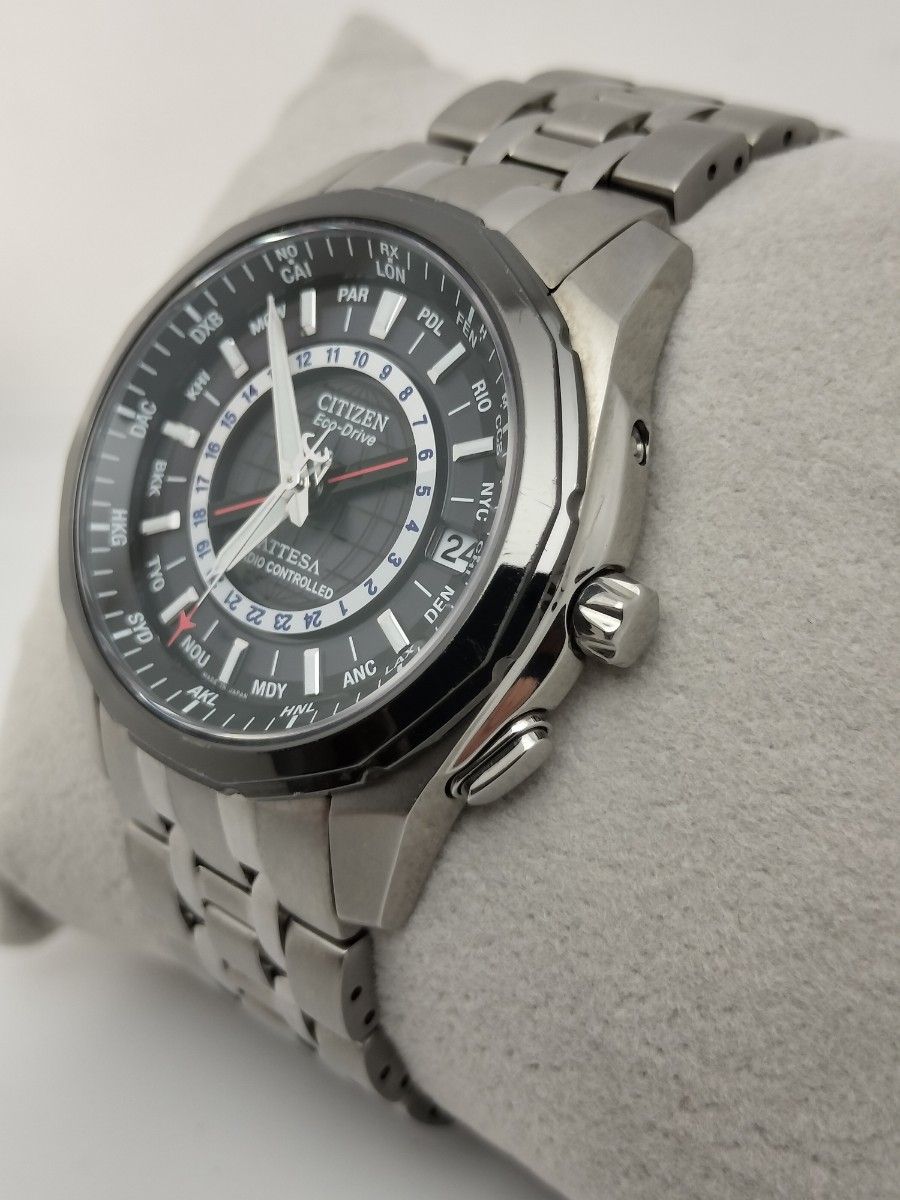 人気の世界時計 GMT シチズン アテッサ 電波ソーラー 軽量チタン H115