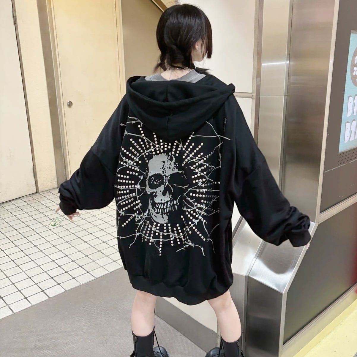 スタッズスカルZIPパーカー | VOLCAN&APHRODITE