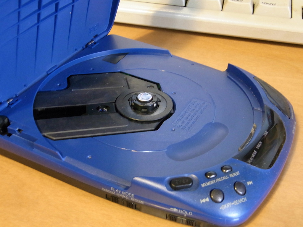 卓上オーディオ (Tabletop Audio): ポータブルCDプレイヤー(Panasonic