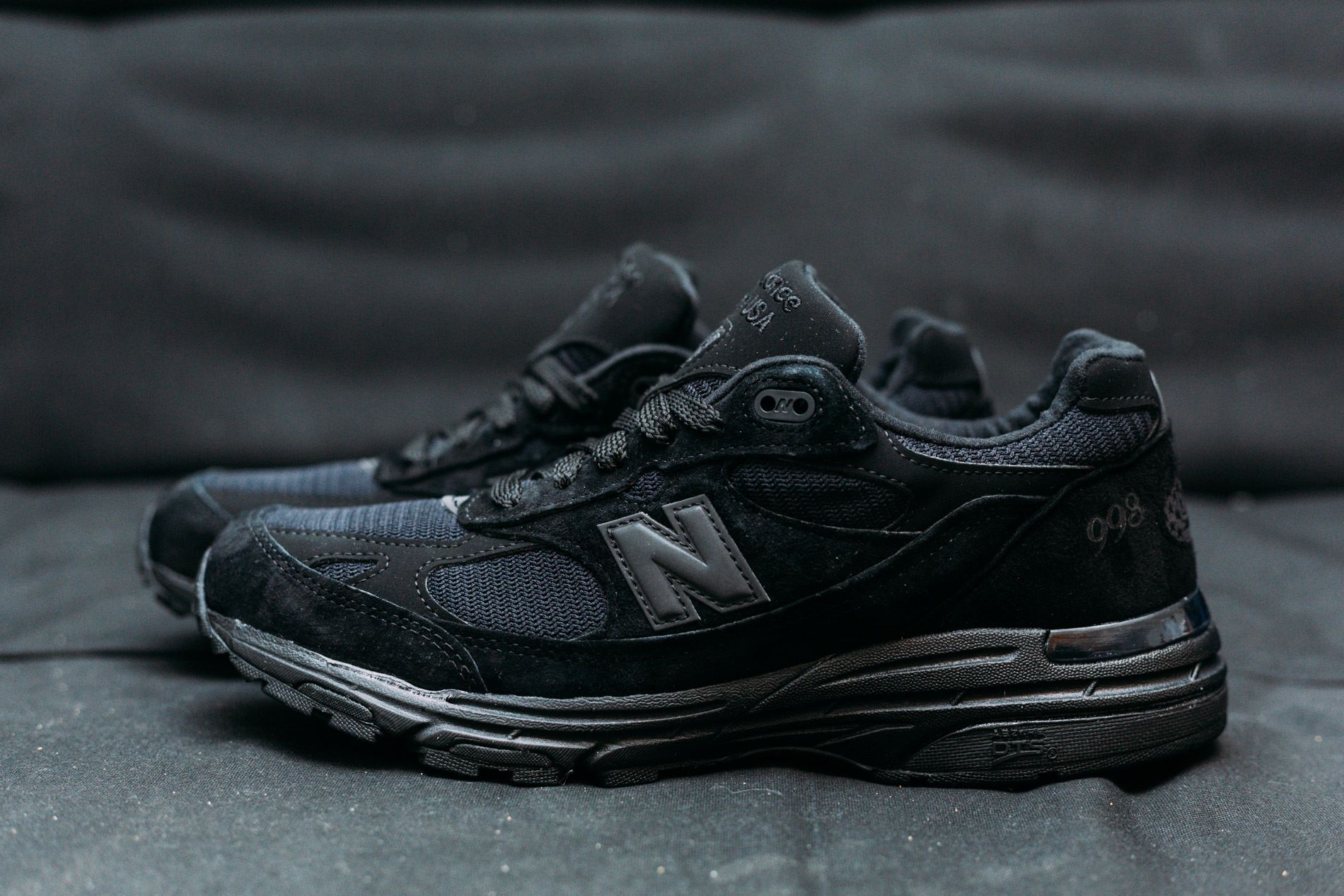 海外限定】New Balance(ニューバランス) MR993TB(トリプルブラック