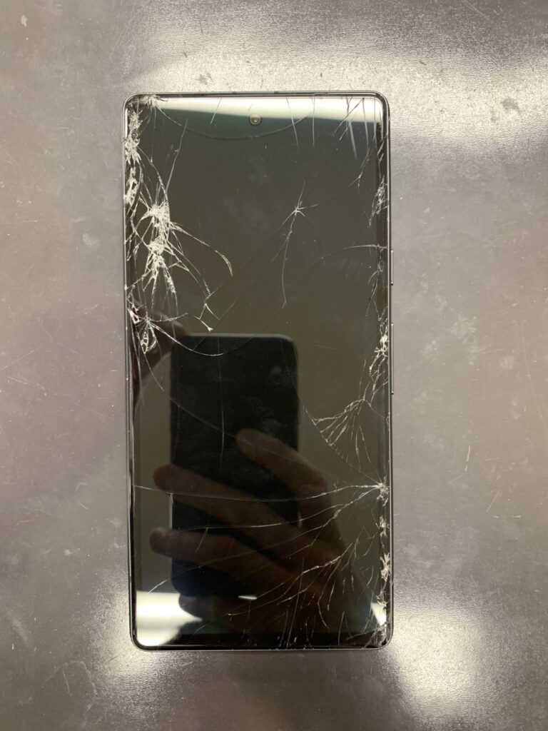 画面が割れ映らなくなったGooglepixel7aの画面修理 – iPhone修理や