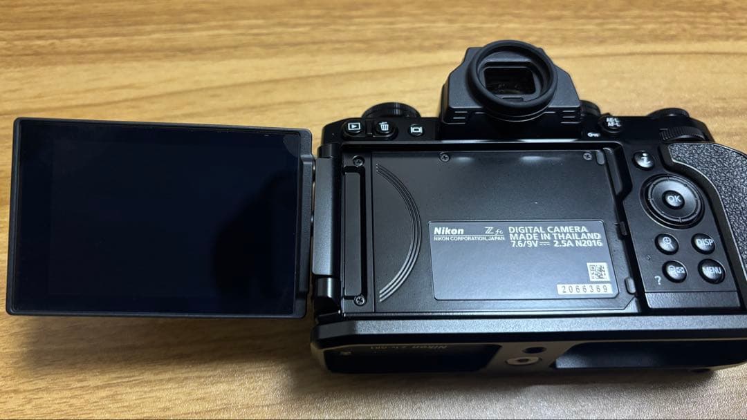 一眼レフ『Nikon zfc』&単焦点レンズ『Z 28/2.8』セット